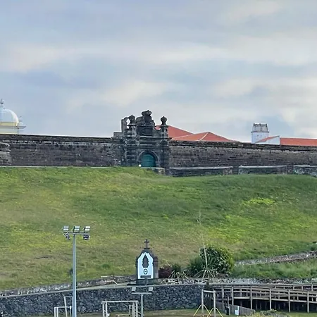 Casa Do Castelo أنغرا دو إِراويزو